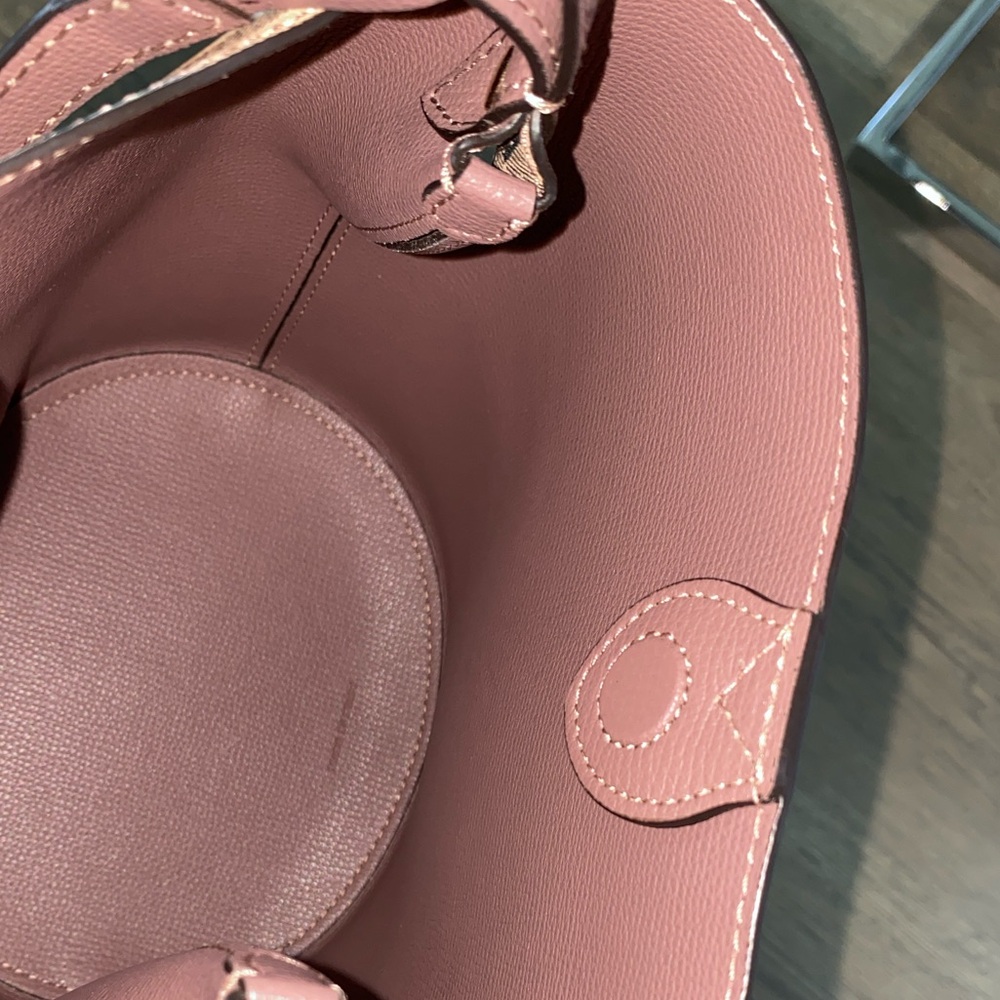 Authentic Burberry bucket bag - Picture 16 of 16
